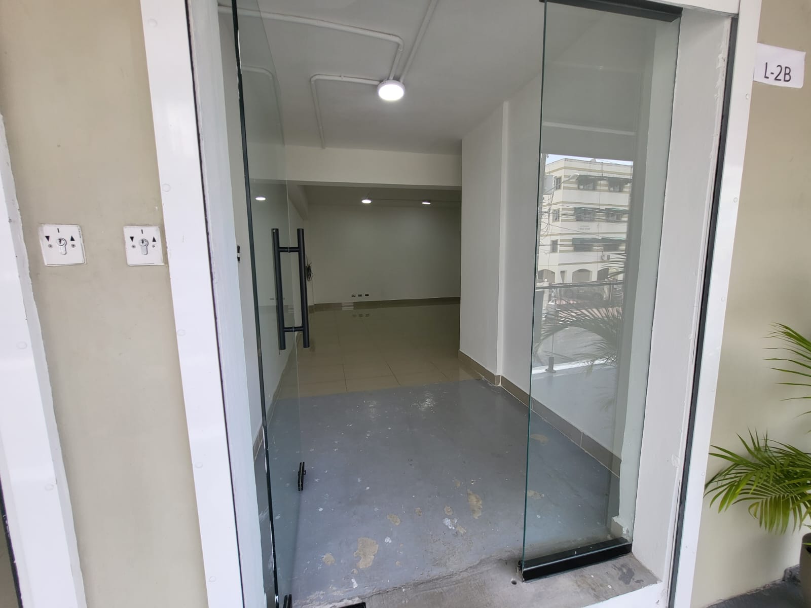 oficinas y locales comerciales - Local en Alquiler en El Millón 5
