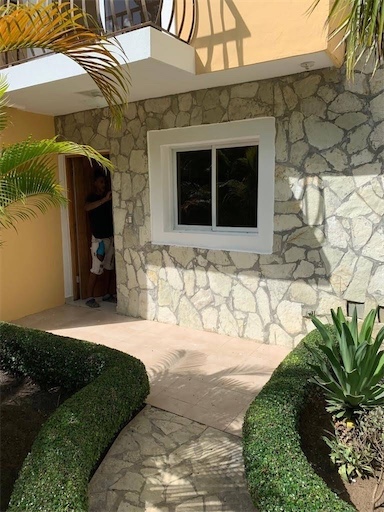 casas vacacionales y villas - Venta de Villa duplex en Bavaro punta cana con piscina y patio 6