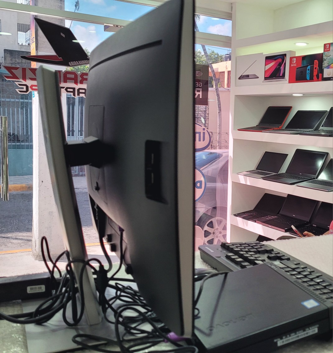 computadoras y laptops - Combo Monitor hp 24 Pulg CPU i5 7ma Ram 8gb ddr4 Disco 256gb Solido Wifi 2