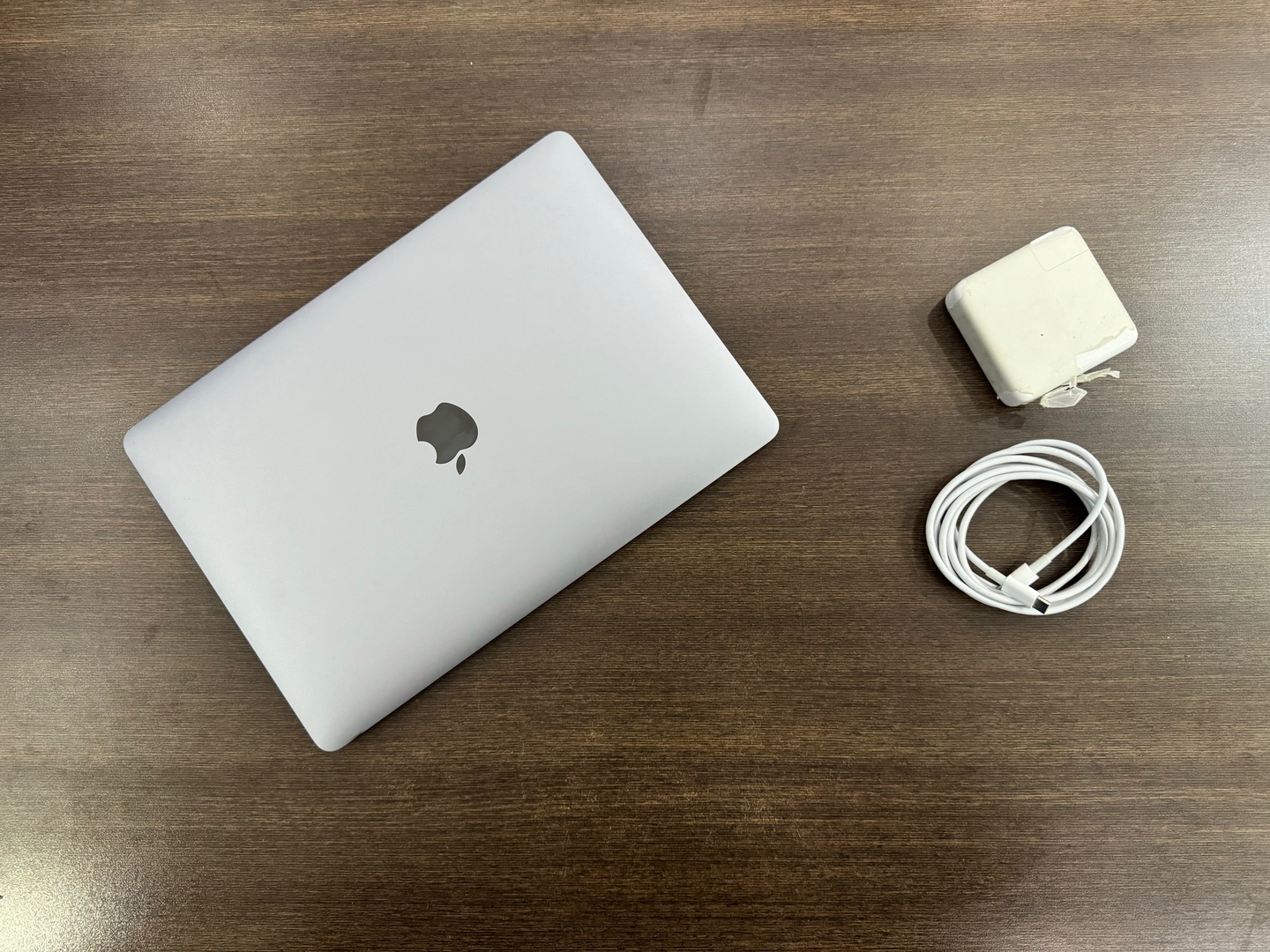 computadoras y laptops - MacBook Air 2020 M1 Apple Chip 1TB SSD |16GB RAM Usado Space Gray Usado $ 44,500