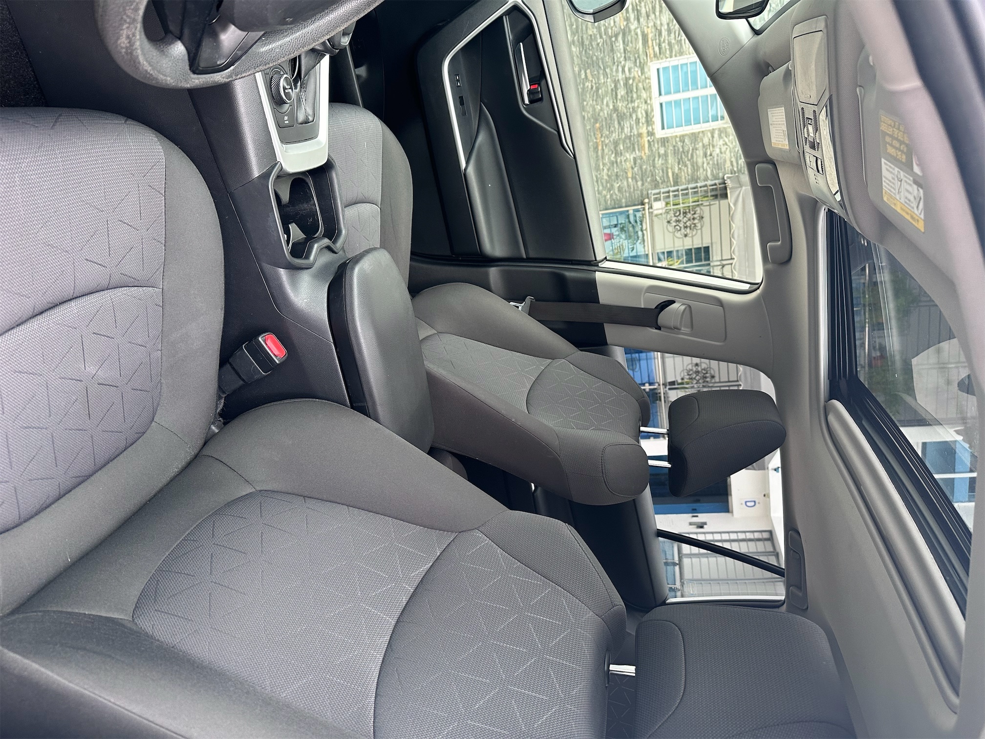 jeepetas y camionetas - Toyota RAV4 hibrida XLE 2020 4x4 full time