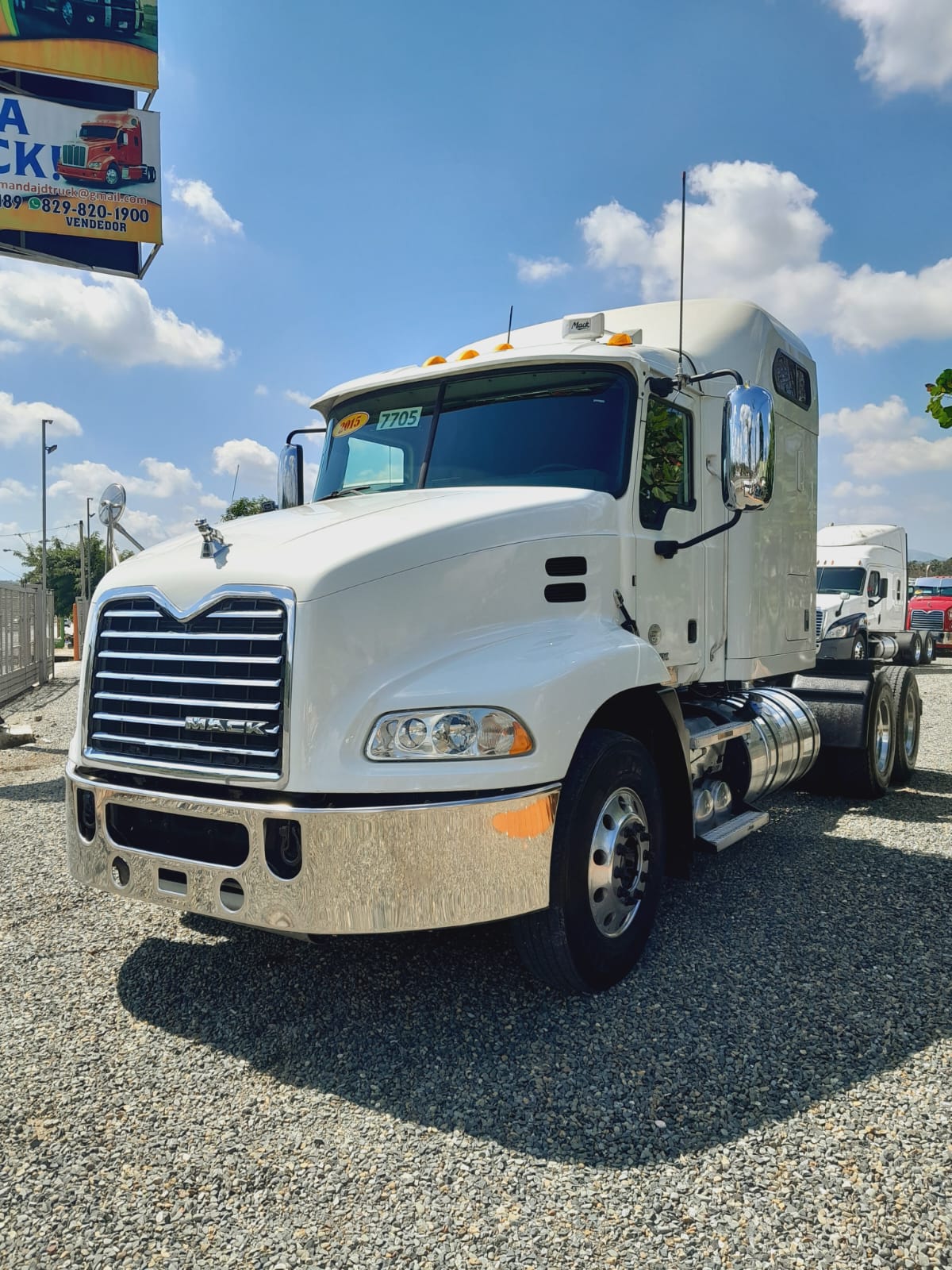 camiones y vehiculos pesados - MACK PINNACLE AÑO 2015  0