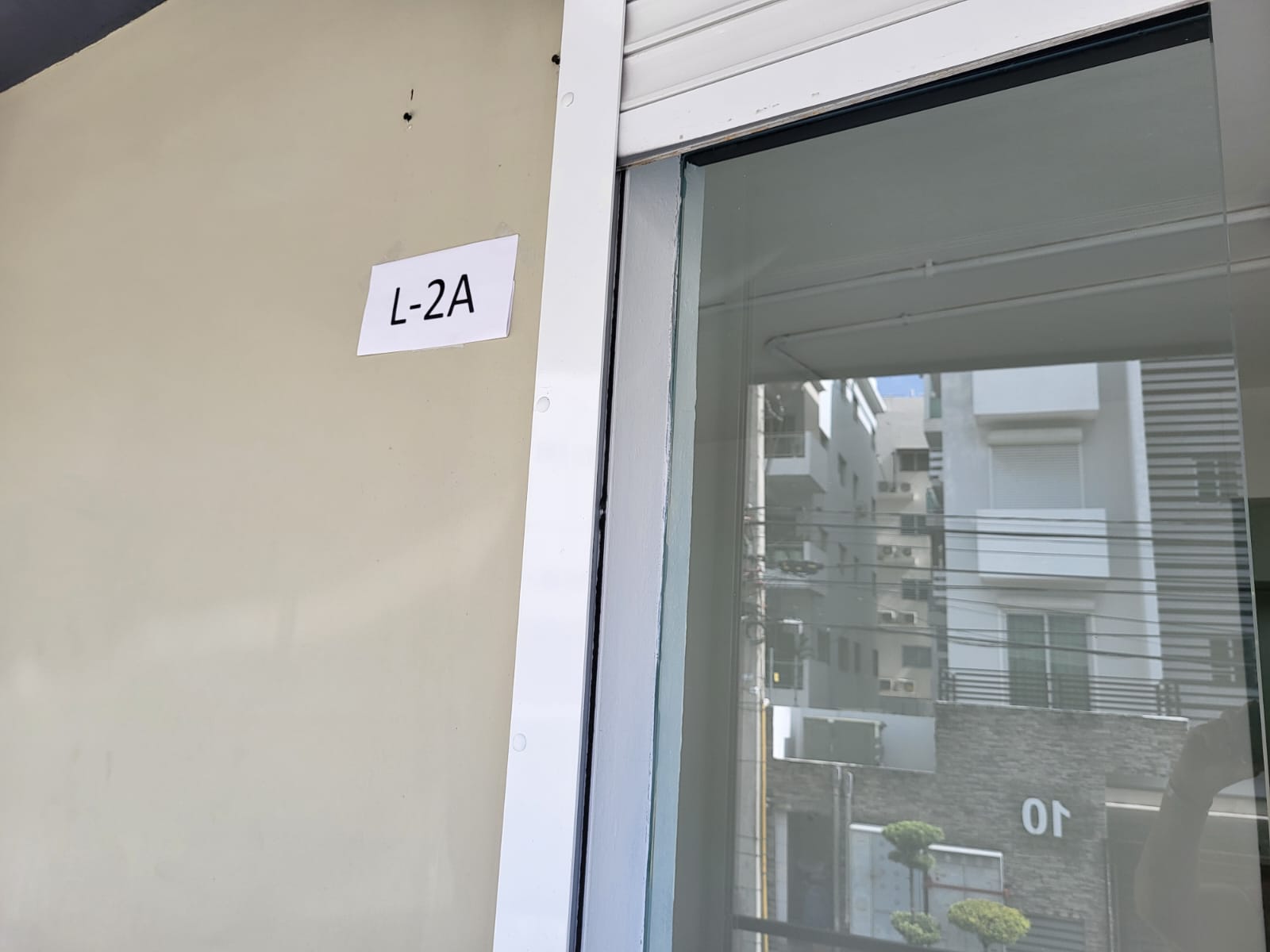 oficinas y locales comerciales - Local en Alquiler en El Millón 4