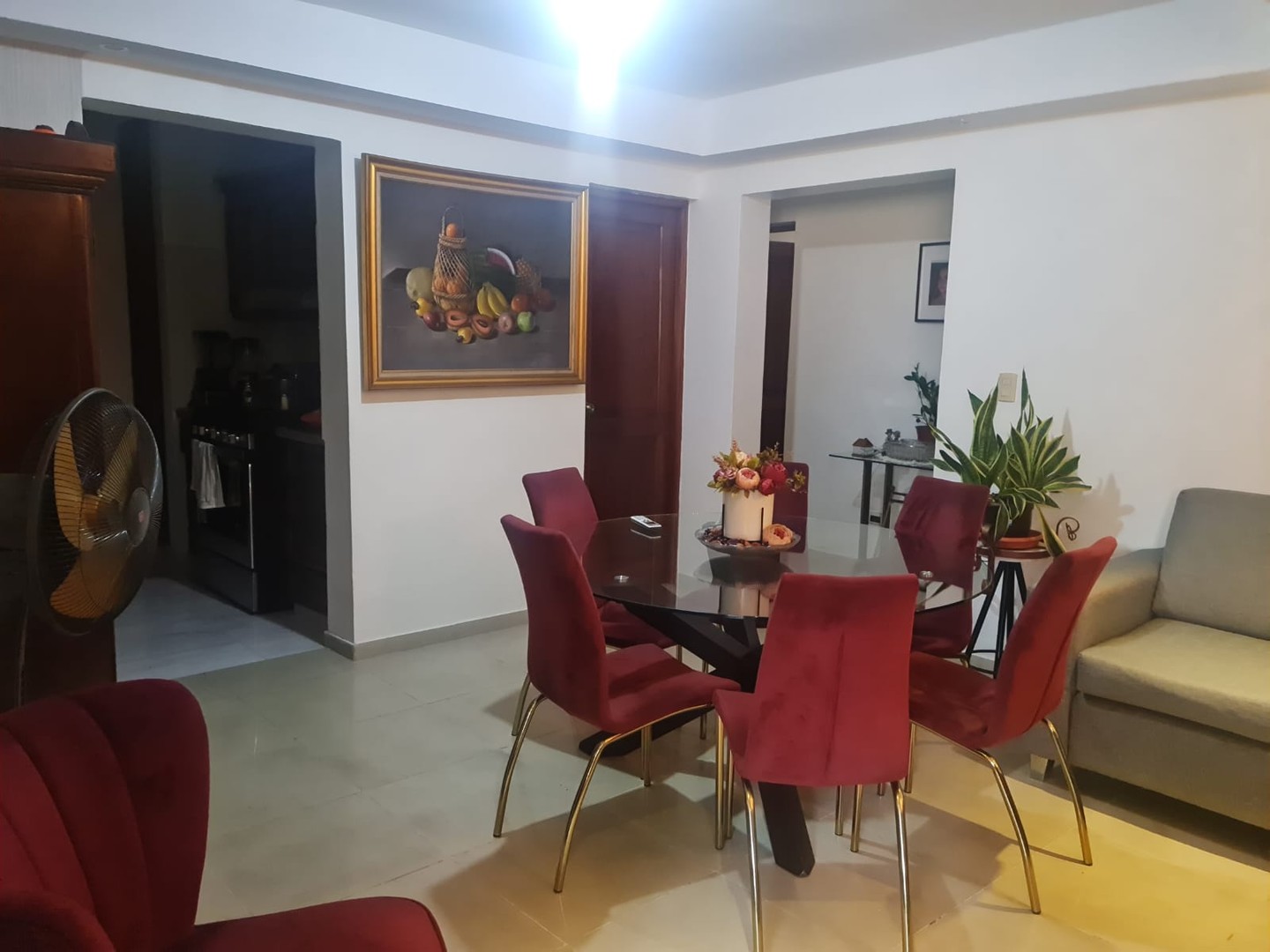 apartamentos - Avenida independencia km 9

2do piso

122 metros de construcción 
14 metros de p 8