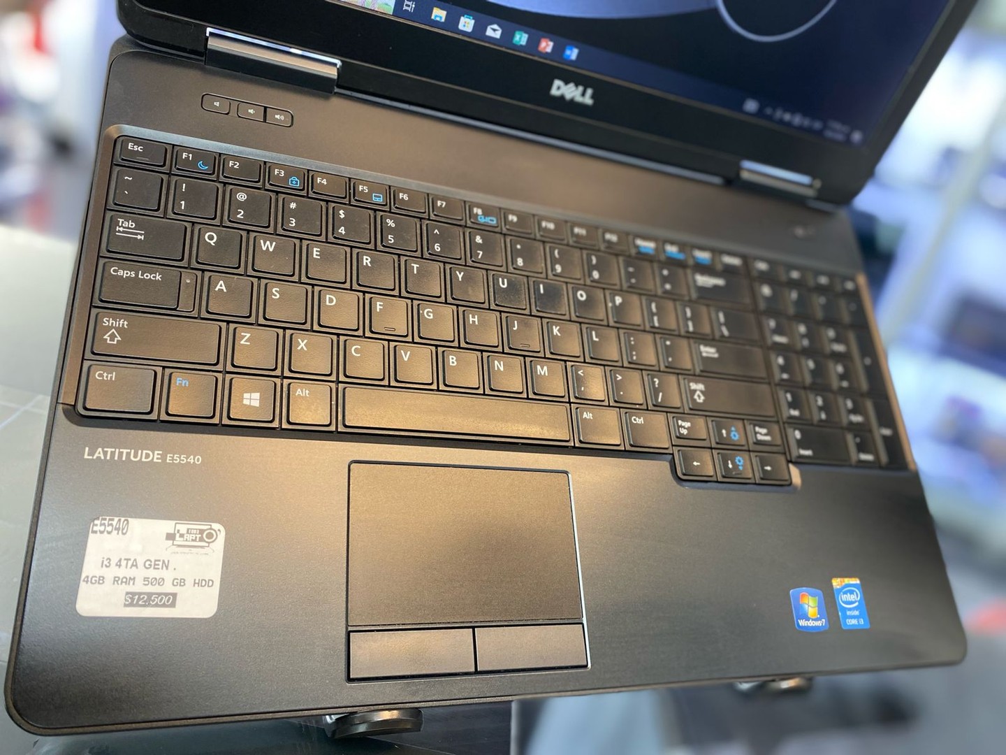 computadoras y laptops - Laptop Dell Latitude E5540
i3 4ta Gen. 1.9GHz
4gb ram 
500gb ssd

 2