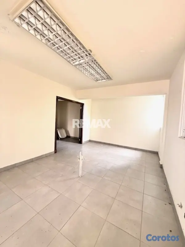 oficinas y locales comerciales - Local comercial de 213mt2 en alquiler en El Millon 1