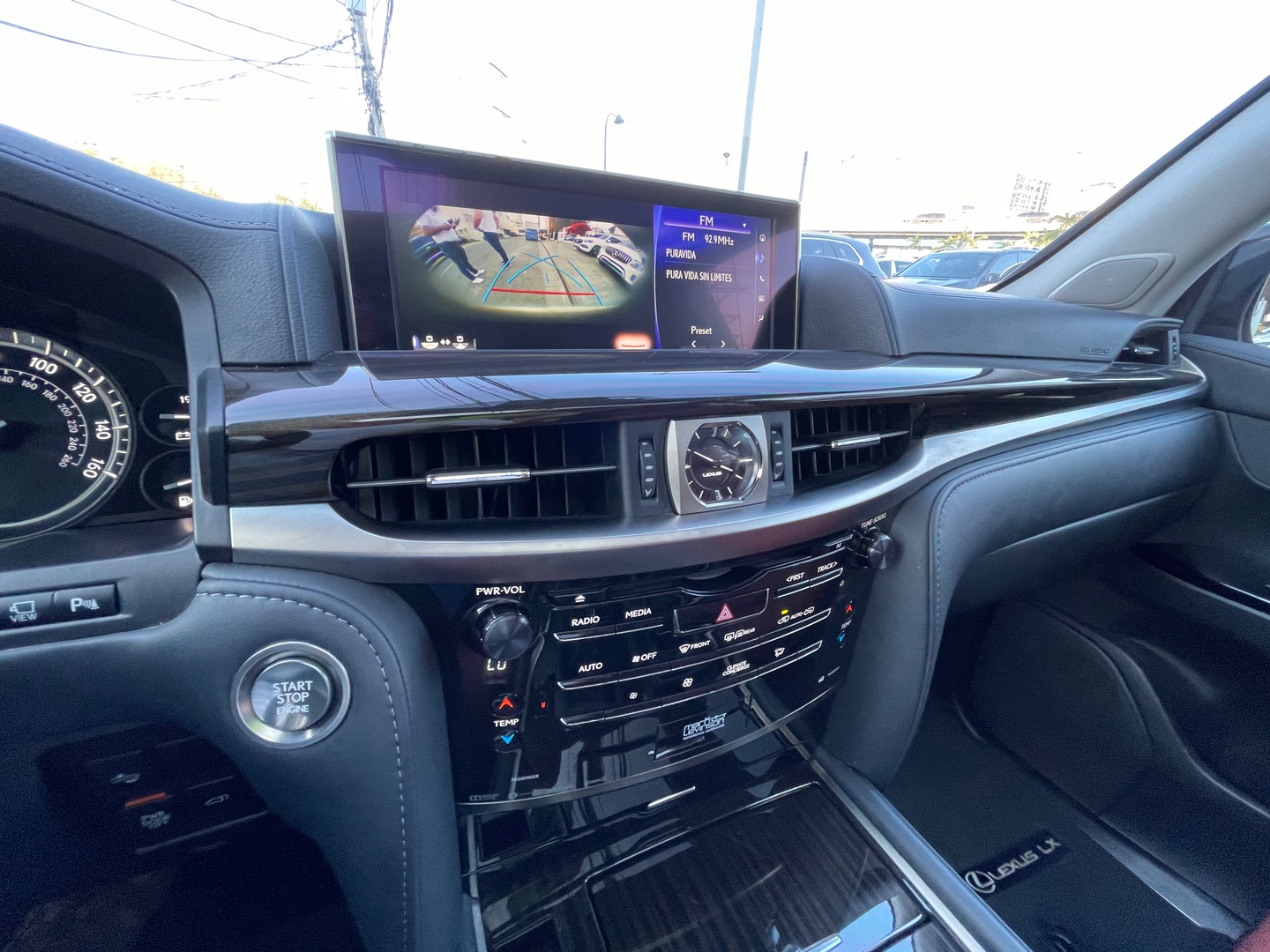 jeepetas y camionetas - Lexus LX 570 2019 9
