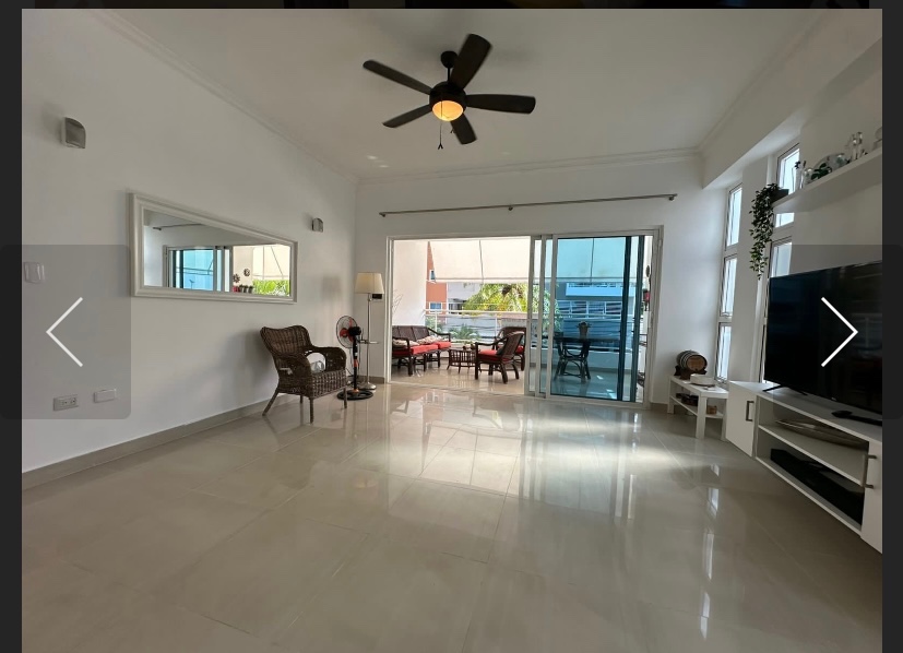 apartamentos - Apto en venta en La Julia 
320. Mt2. 
2do piso 
4 habitación 
4.5 baños 
 8