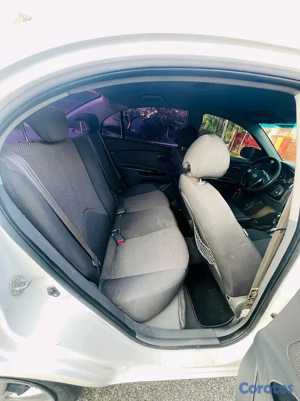 carros - Kia rio 2010 11