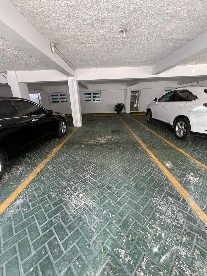 apartamentos - Vendo espacioso apartamento en don honorario.