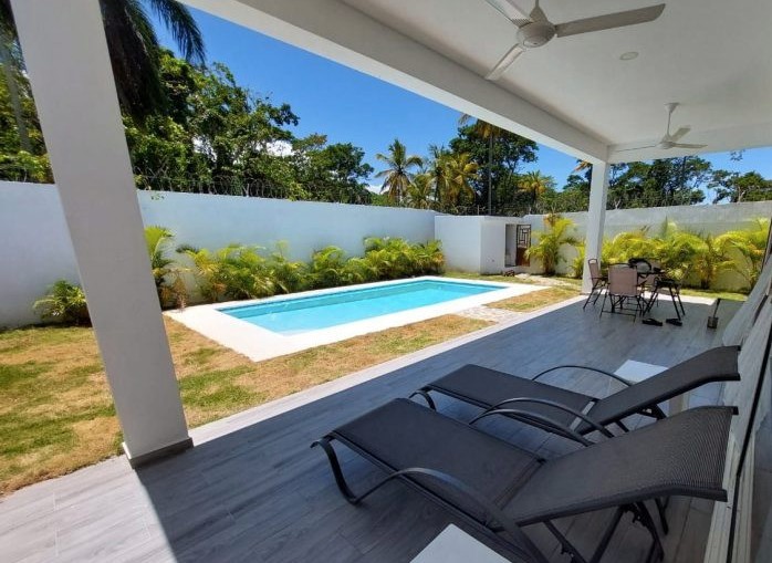 casas - Venta, Villa de 3 Habitaciones, Centro del Pueblo, Las Terrenas, Samaná 0