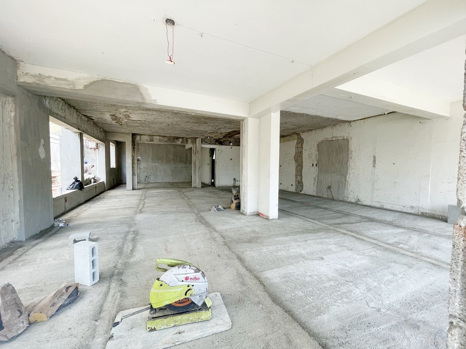 oficinas y locales comerciales - Local en Primer nivel  5