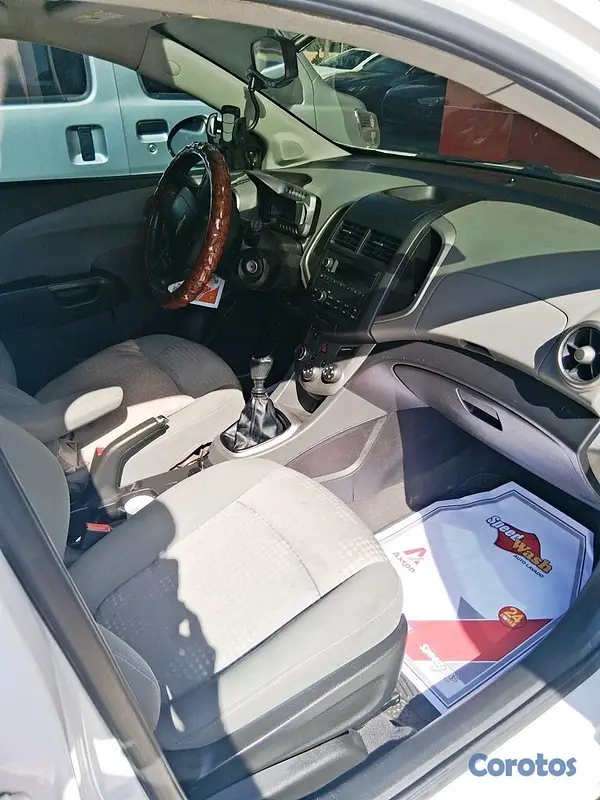 carros - Chevrolet Sonic LS Hatchback 2015 Mecanico 9
