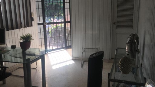oficinas y locales comerciales - VENDO Local Comercial Em Gazcue Proximo Al Palacio Nacional