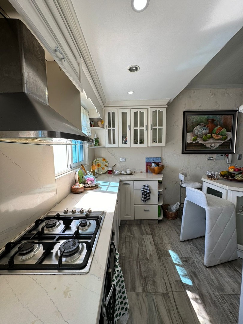 penthouses - Penthouse en Venta
MIRADOR SUR
USD 410,000.00
Mantenimiento: RD$12,800.00

 3