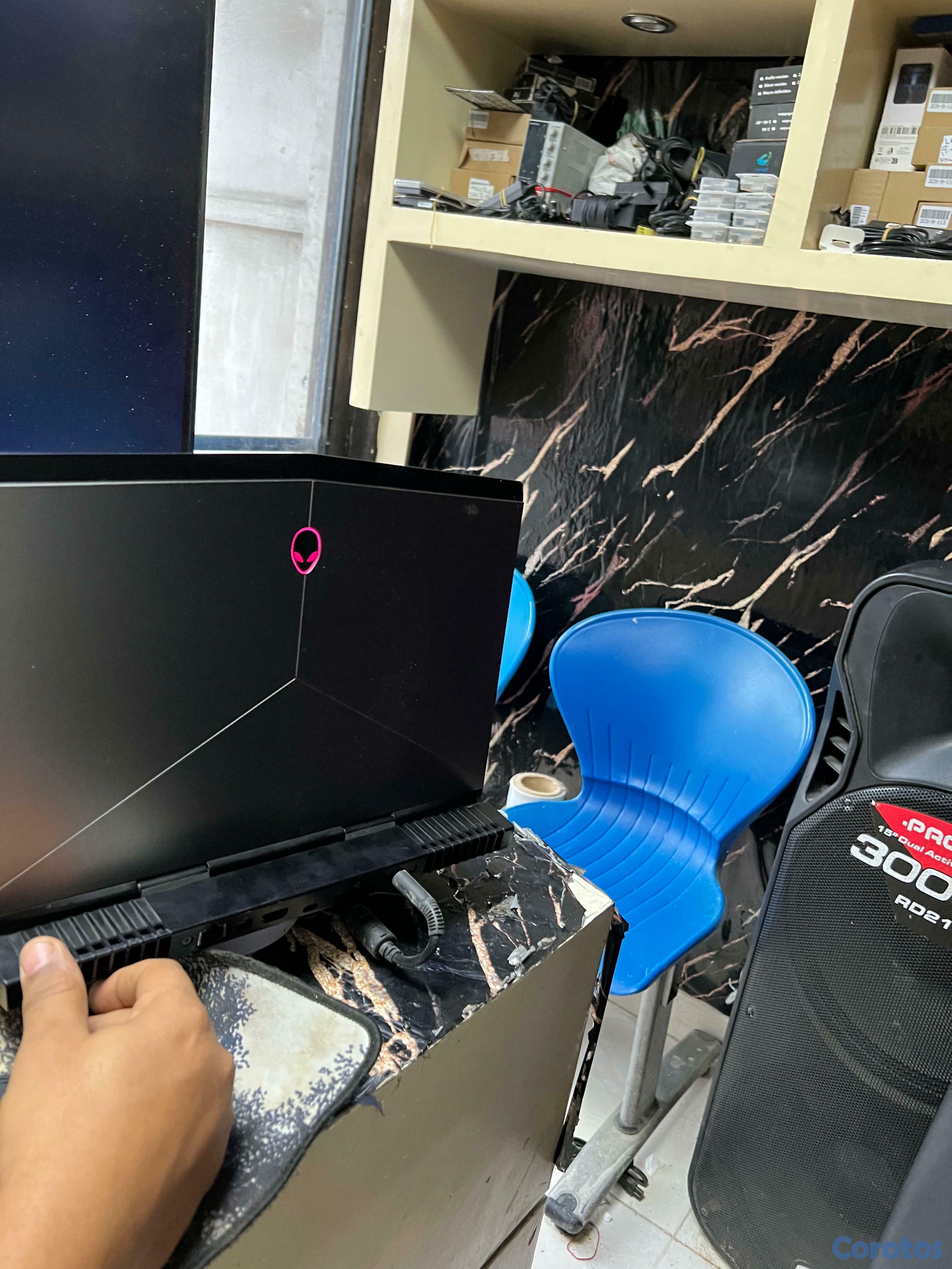 computadoras y laptops - Alienware 13 R3/Intel i7-7920HQ@3,10ghz/Nvidia gtx 3