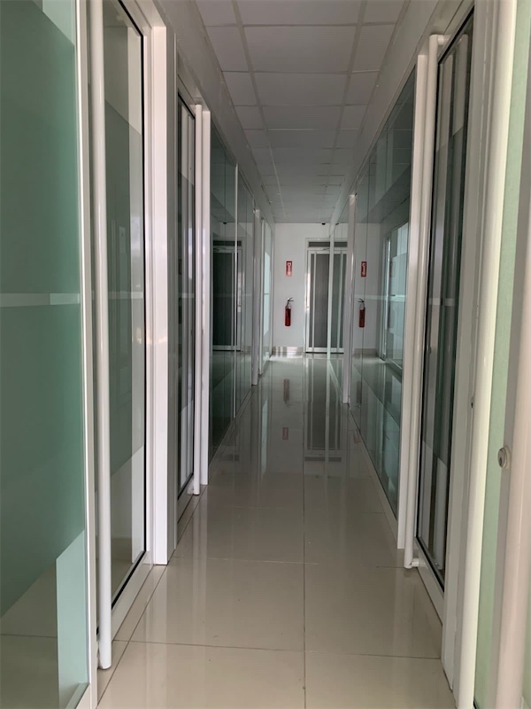 oficinas y locales comerciales - Excelente local en Naco segundo nivel 9