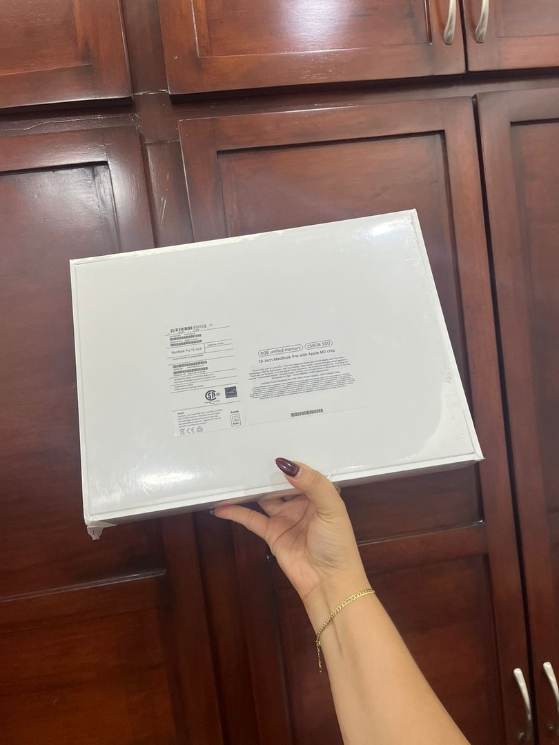 computadoras y laptops - MACBOOK PRO CHIP M2 /8GB RAM /256GB SSD /13-INCH/ SPACE GRAY/ NUEVA-SELLADA 2