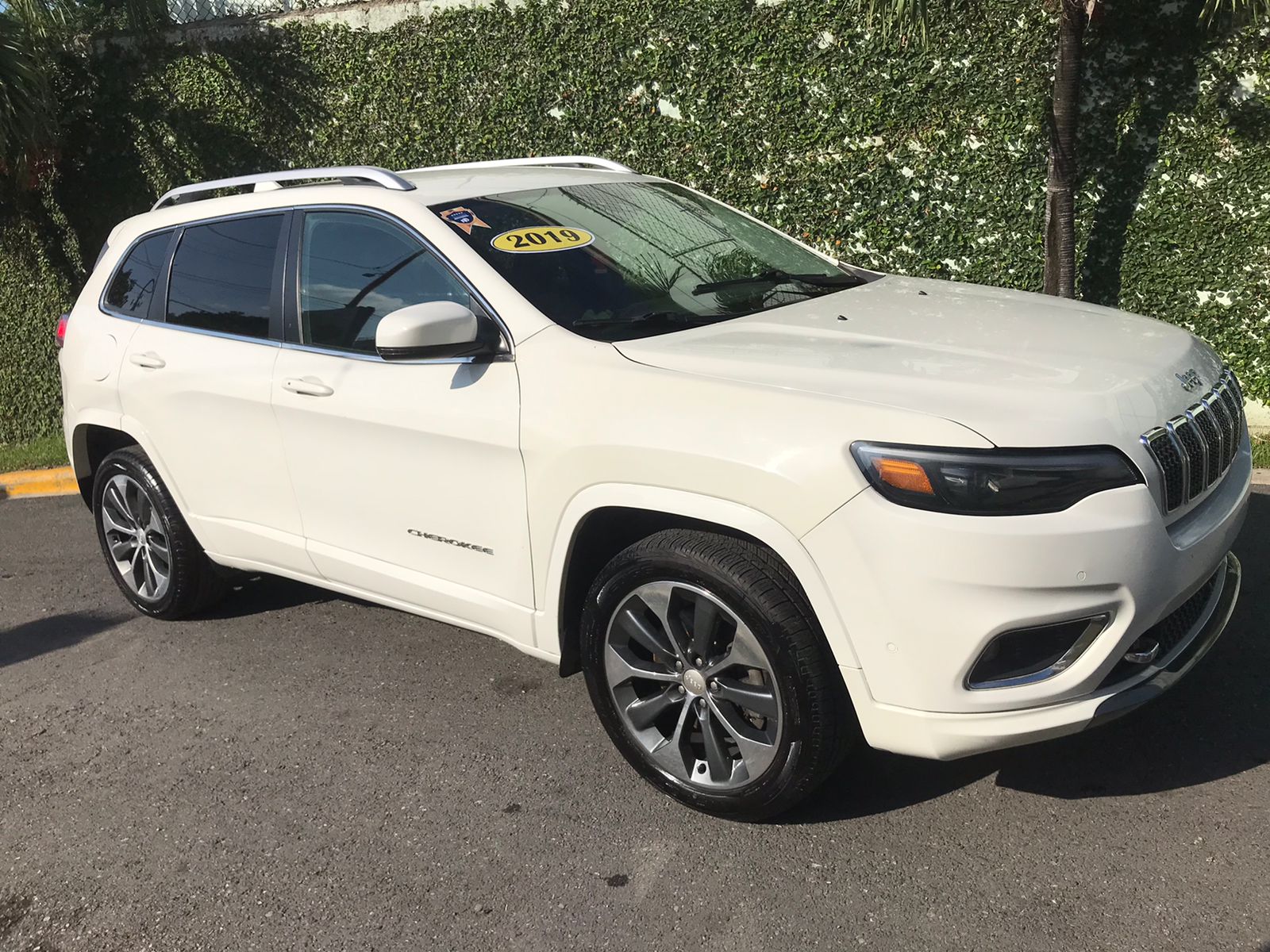 jeepetas y camionetas - JEEP CHEROKEE OVERLAND 2019