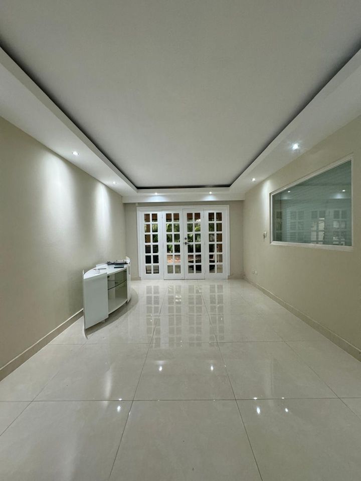casas - Alquiler de Casa en Bella Vista solo Residencial 3
