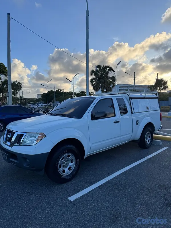 jeepetas y camionetas - NISSAN FRONTIER 2014 de oportunidad  3