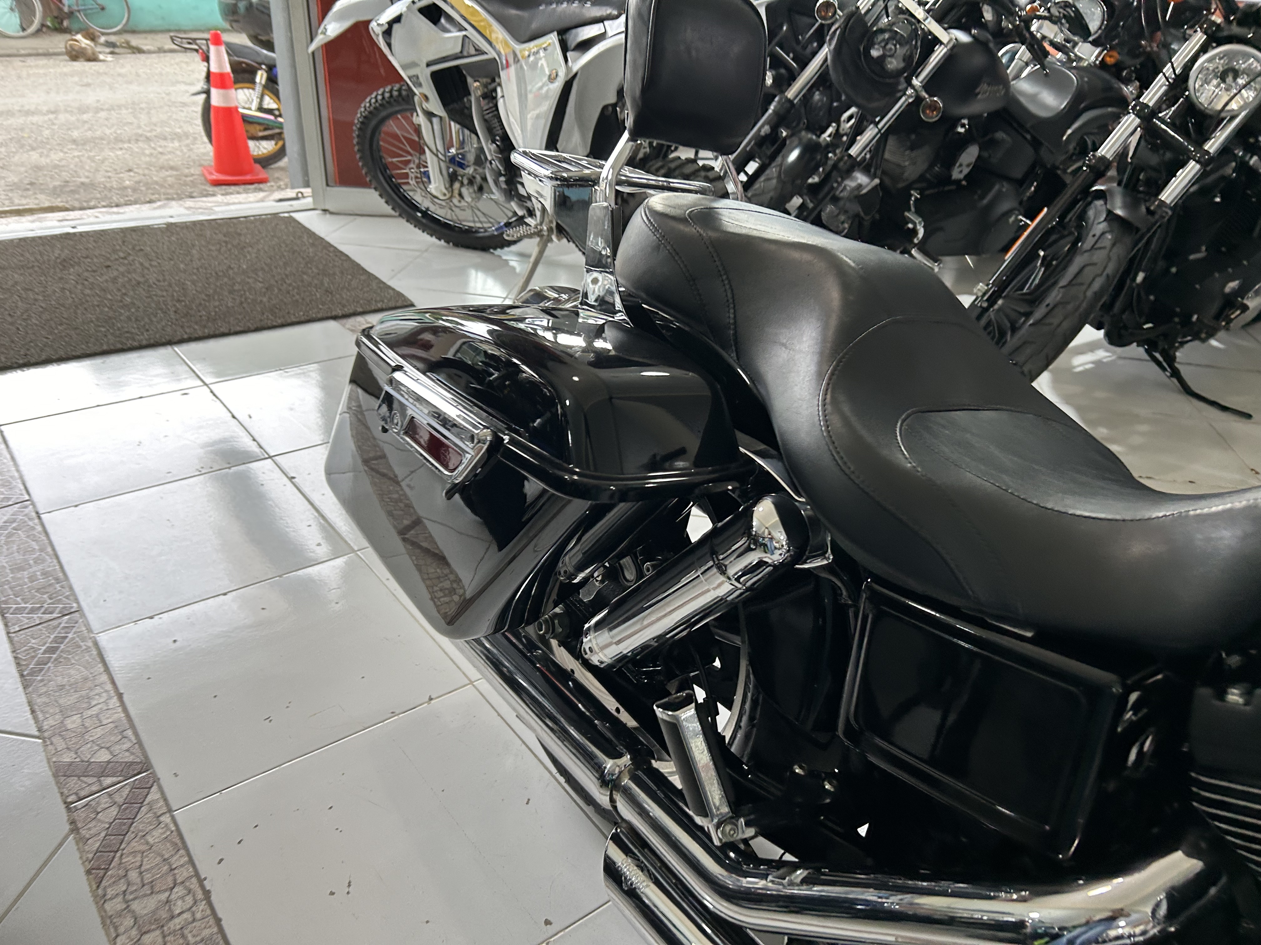 motores y pasolas - Harley Davidson Dyna Switchback  1