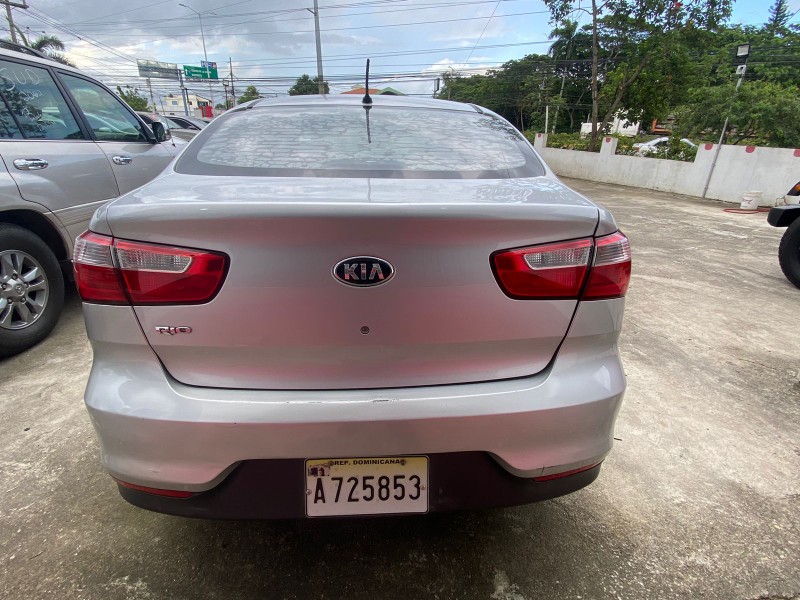 carros - Kia rio 2017 7