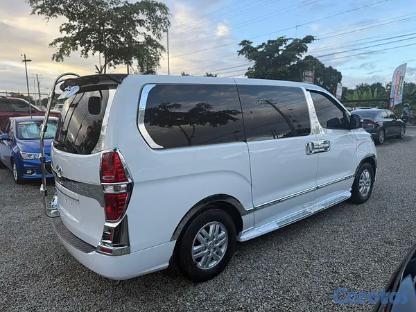 jeepetas y camionetas - HYUNDAI STAREX/H1 2019 DIESEL 12 PASAJEROS 3