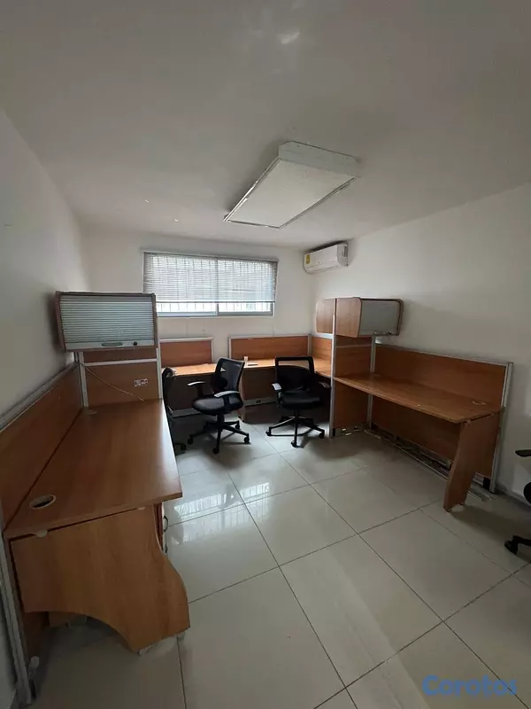 oficinas y locales comerciales - alquiló edificio la Esperilla dos niveles 4 parqueos 4 oficina dos baños 200 mtr 6