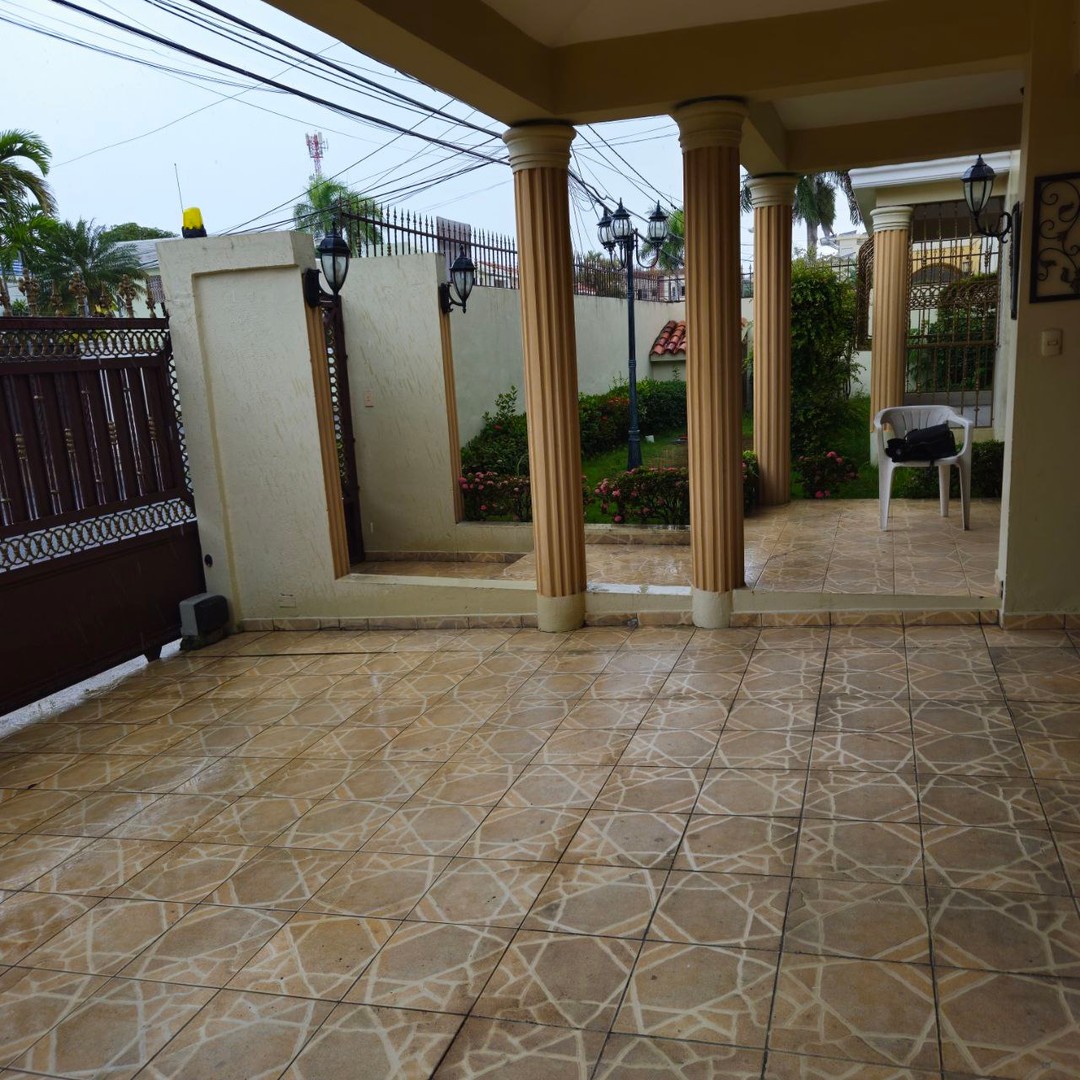 casas - Venta de Casa en La Castellana con Patio Zona Residencial 1