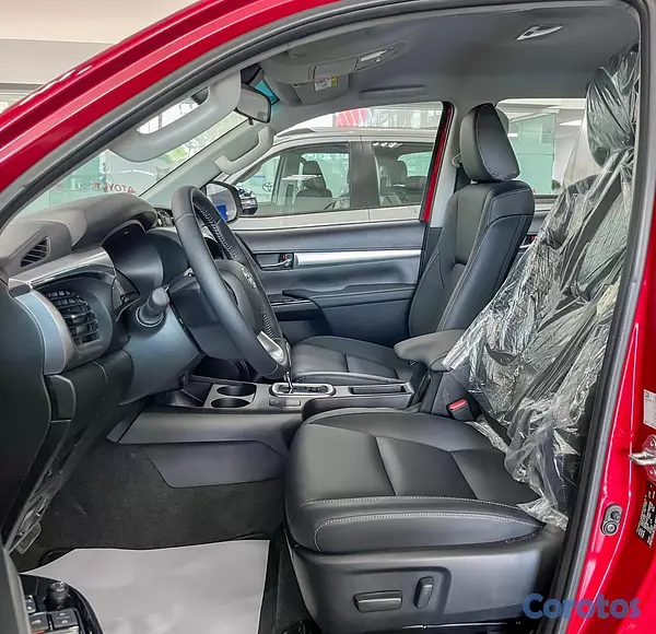 jeepetas y camionetas - Toyota Hilux SRV 2026 5