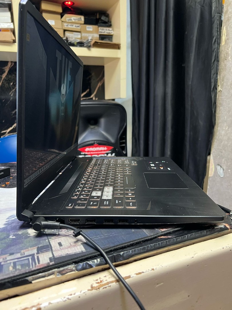 computadoras y laptops - LaptopGamer  Asus Tuf 17/ Ryzen 5 3550h /Nvidia GTX 1650 4gb/ 4