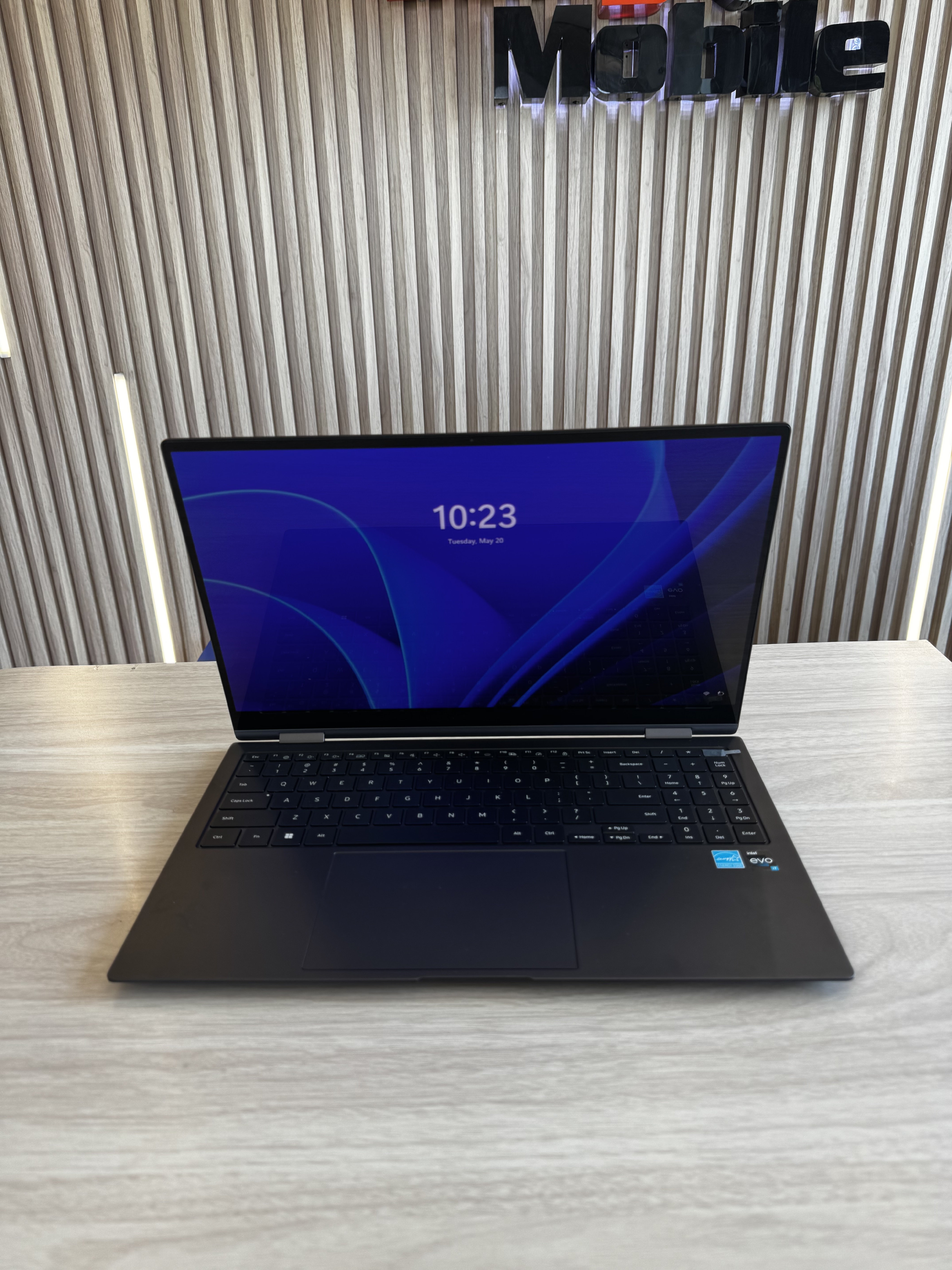computadoras y laptops - SAMSUNG BOOK 2 PRO 15.6" 360 AMOLED i7-12 8/512 iNTEL IRIS Xe GRAPHICH GREY 0