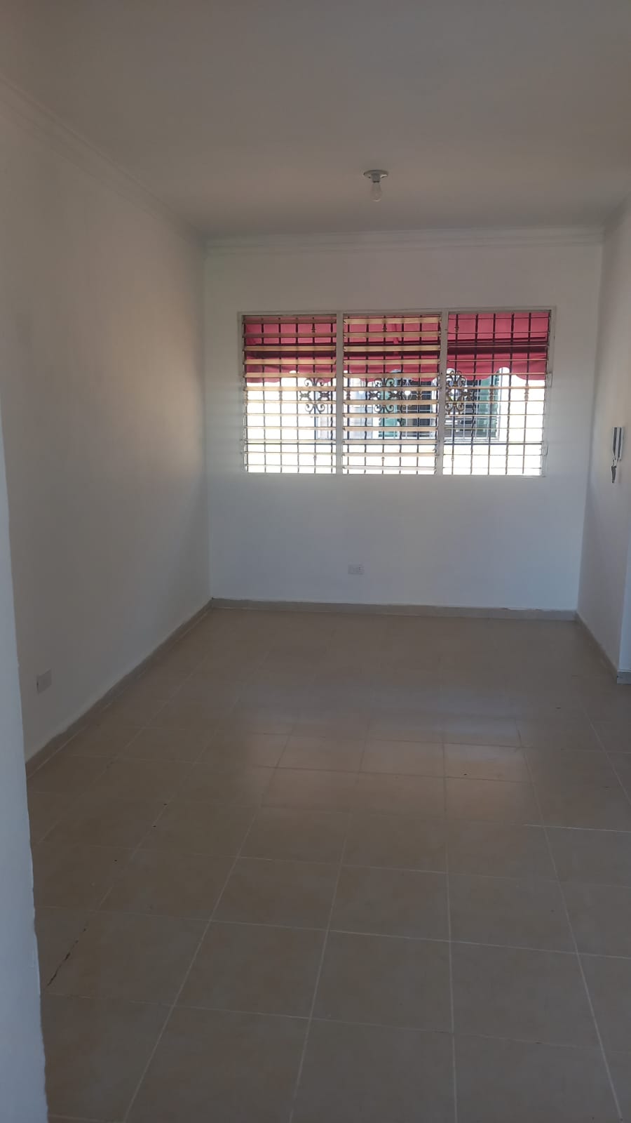 apartamentos - ALQUILO APARTAMENTO EN VILLA LOS MILAGROS DE 3 HABITACIONES AV. JACOBO MAJLUTA. 2