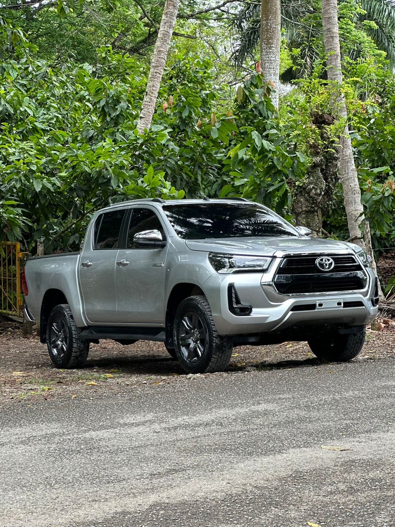 jeepetas y camionetas - Toyota Hilux SRV Limited 2022