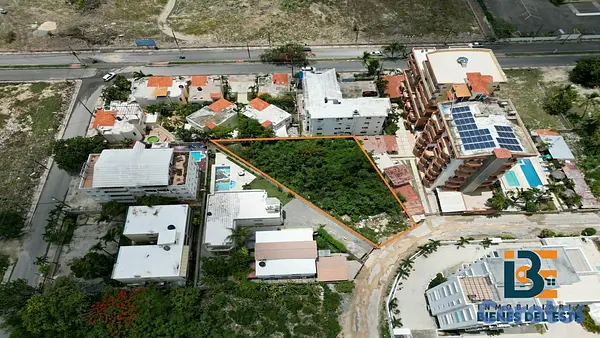 solares y terrenos - VENDE Excelente Solar con 1,024 metros en el CENTR 2