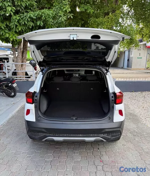 jeepetas y camionetas - Kia Seltos 2023 De la casa  5