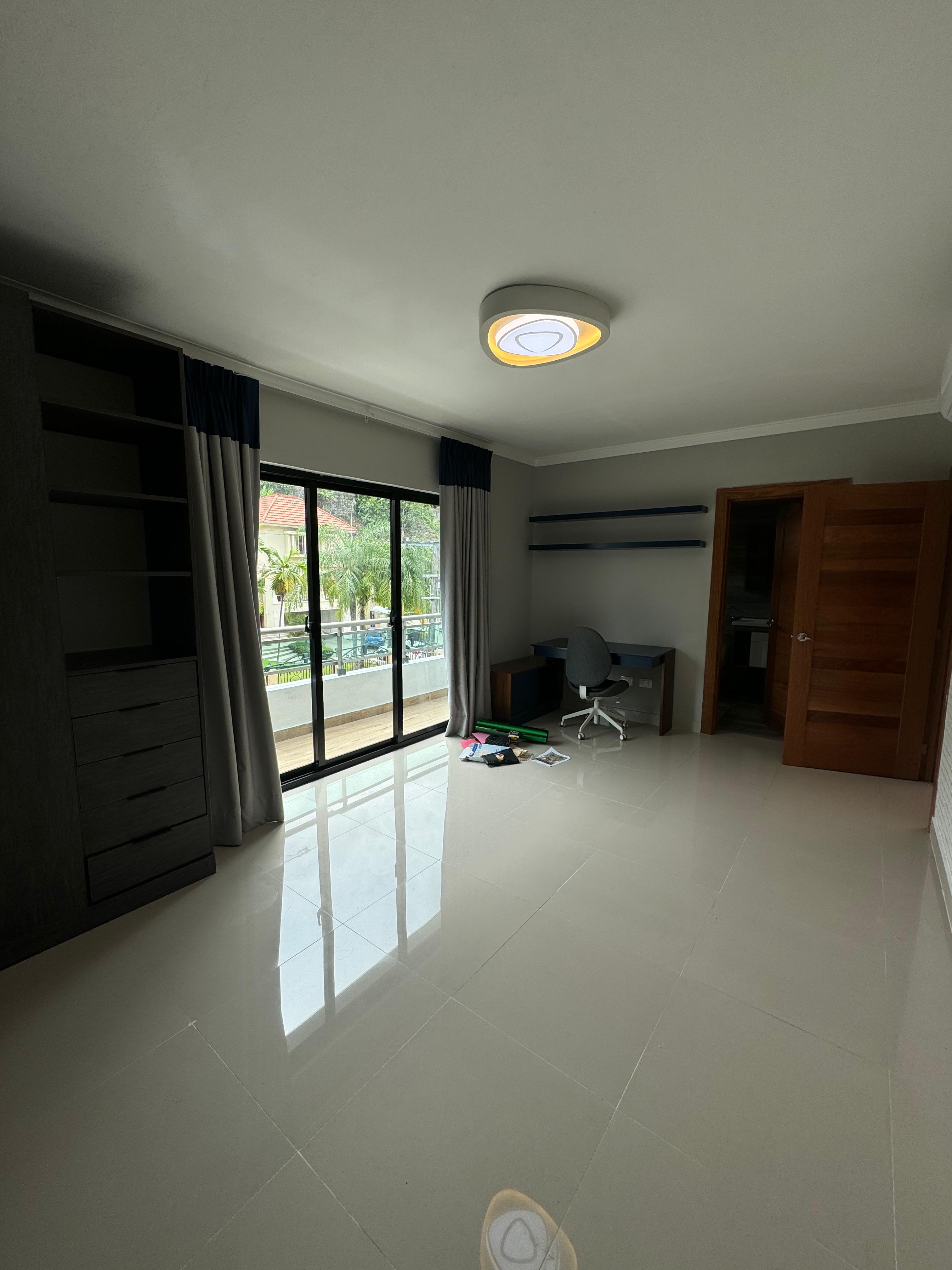 casas - Vendo hermosa casa en Arroyo Hondo 3ro  4