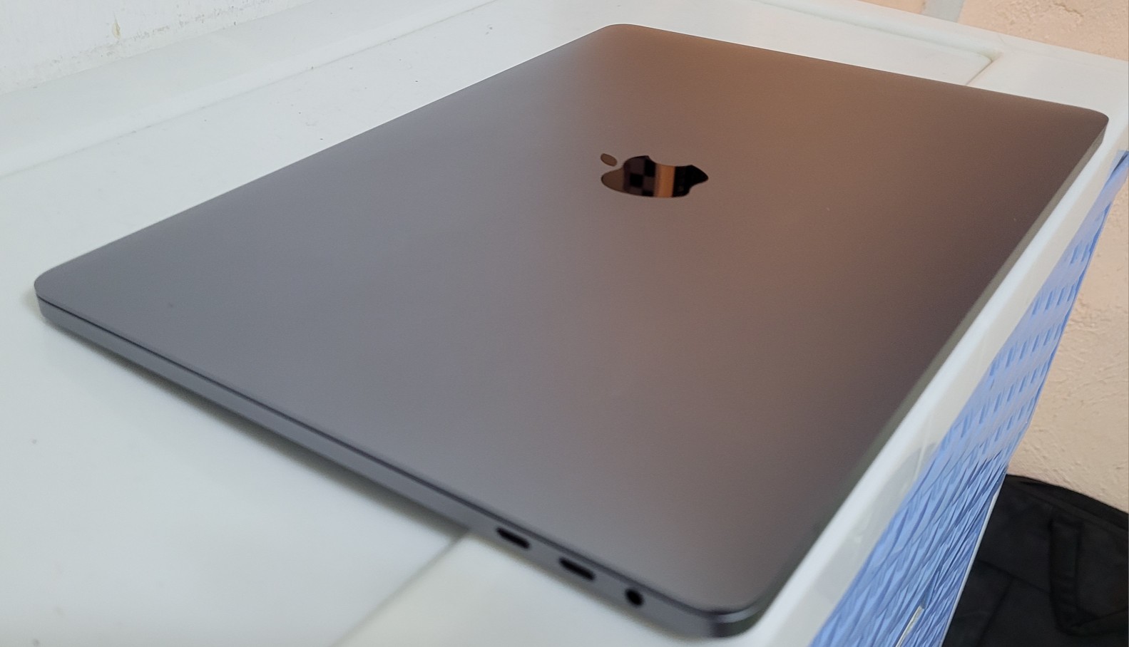 computadoras y laptops - Macbook Pro 13.3 Pulg Core i7 Ram 16gb ddr4 Disco 512gb año 2019 2
