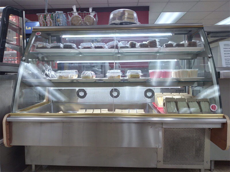 servicios profesionales - Vitrina Fría de Resposteria, 6 pies 1