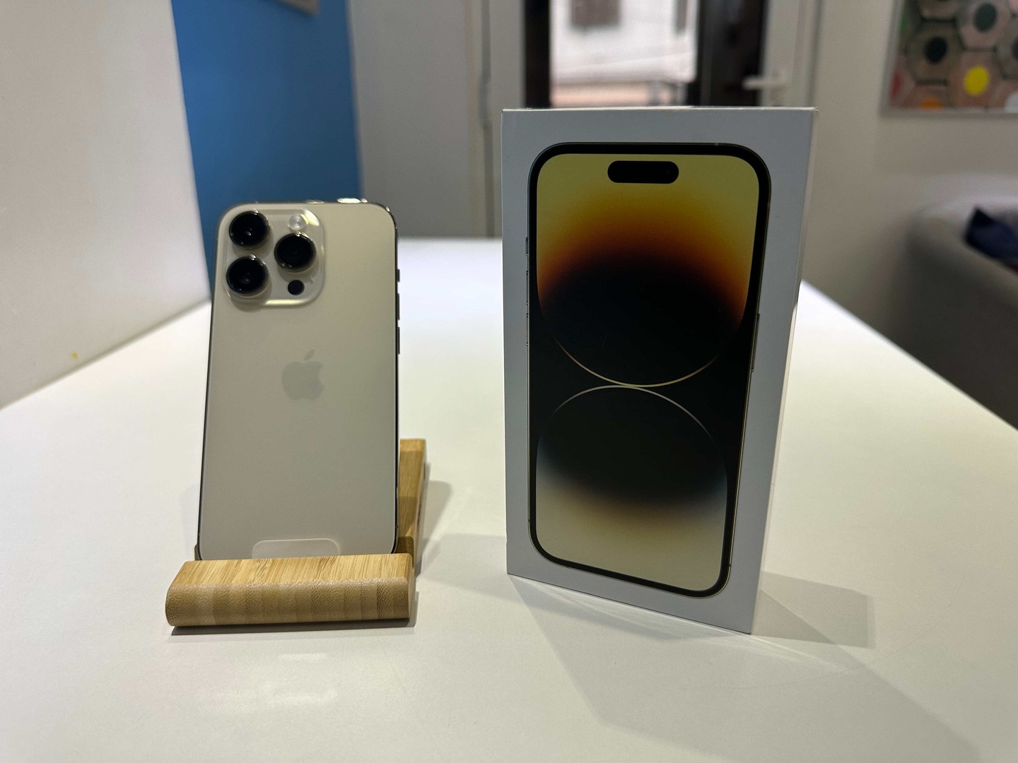 celulares y tabletas - Vendo iPhone 14 Pro 128GB Gold Como Nuevo, Desbloqueados $ 49,500 NEG 1