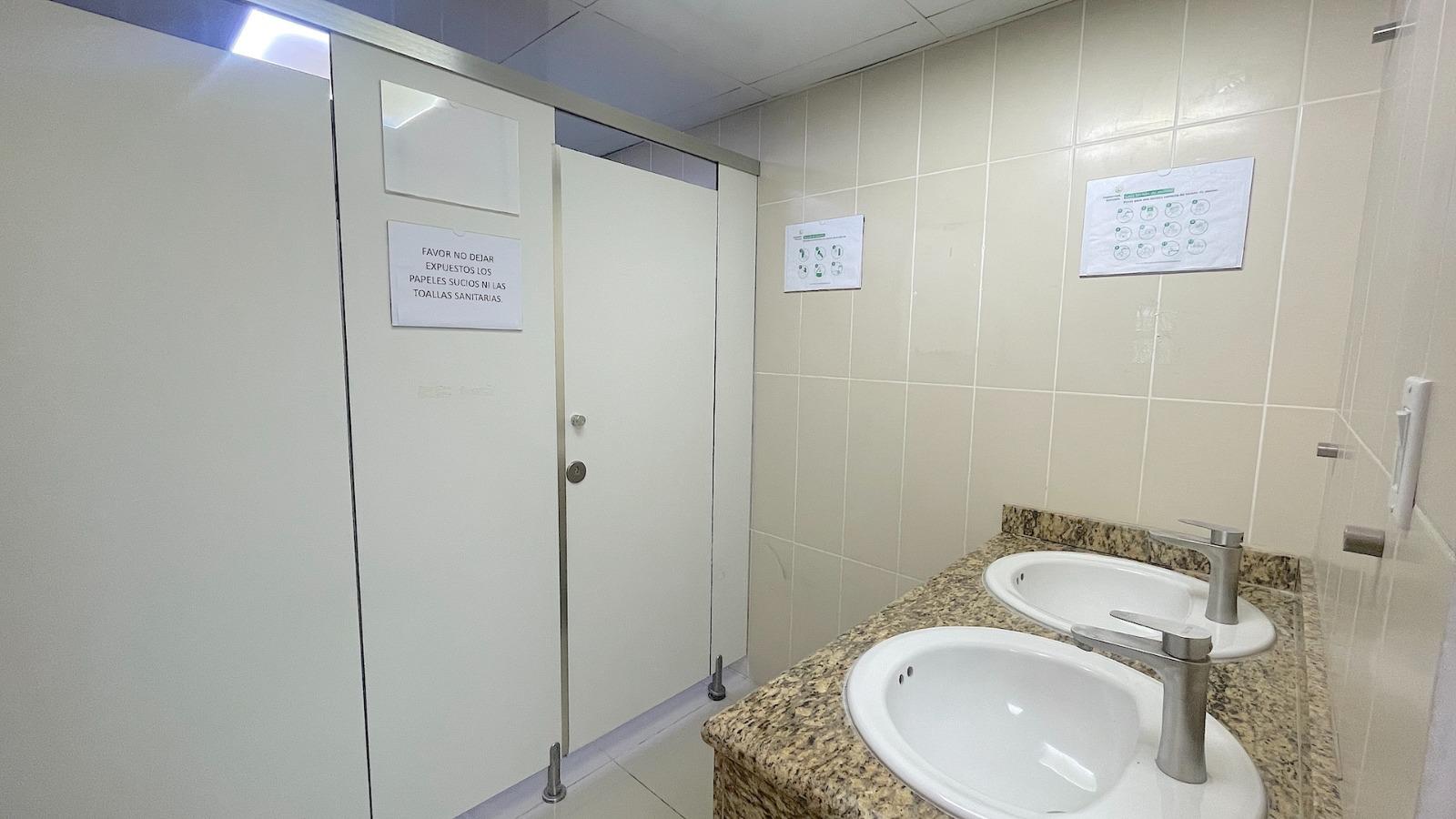 oficinas y locales comerciales - Local comercial en Alquiler en Piantini de 400 m2 8