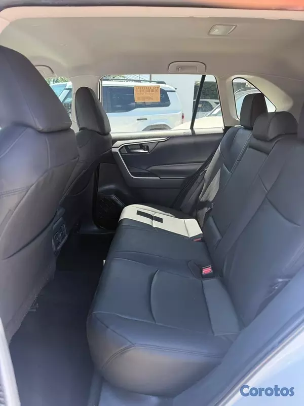 jeepetas y camionetas - Toyota RAV4 XLE 2022
 9