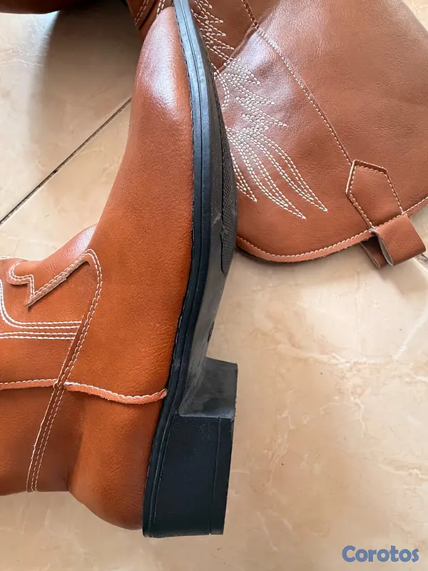 zapatos para mujer - Botas de mujer  en talla 40. Color marrón con un   7