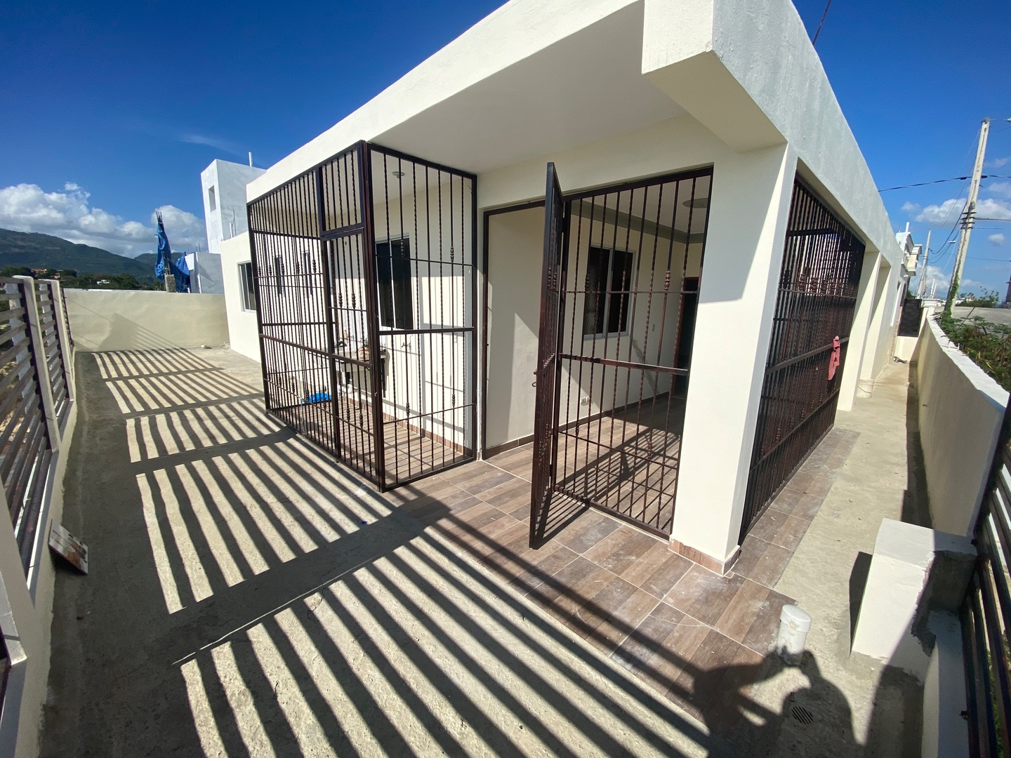 casas - CASA EN VENTA EN SANTIAGO DE LOS CABALLEROS POR LOS PRADO 5