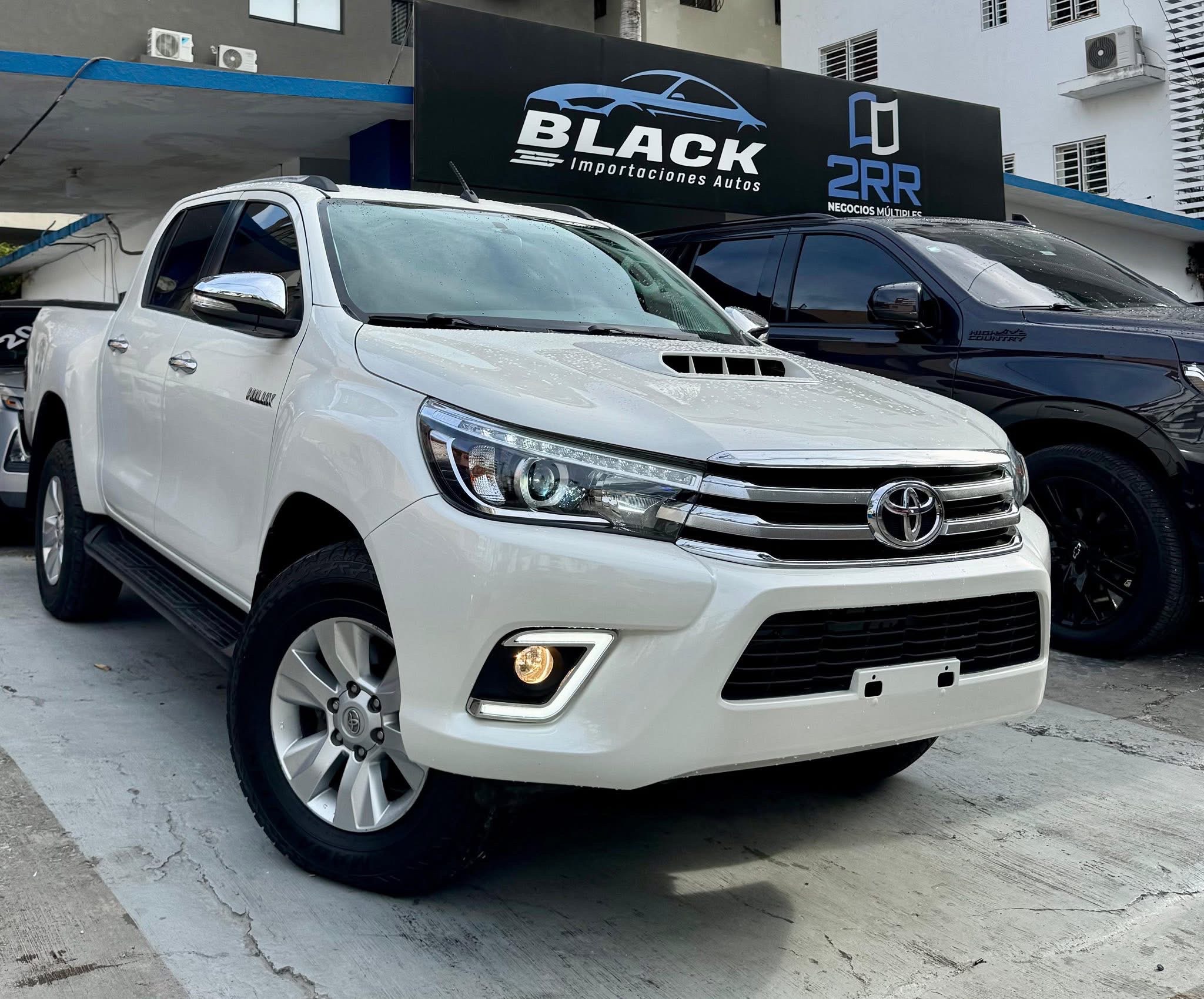 jeepetas y camionetas - Toyota Hilux SRV 2018 4x4