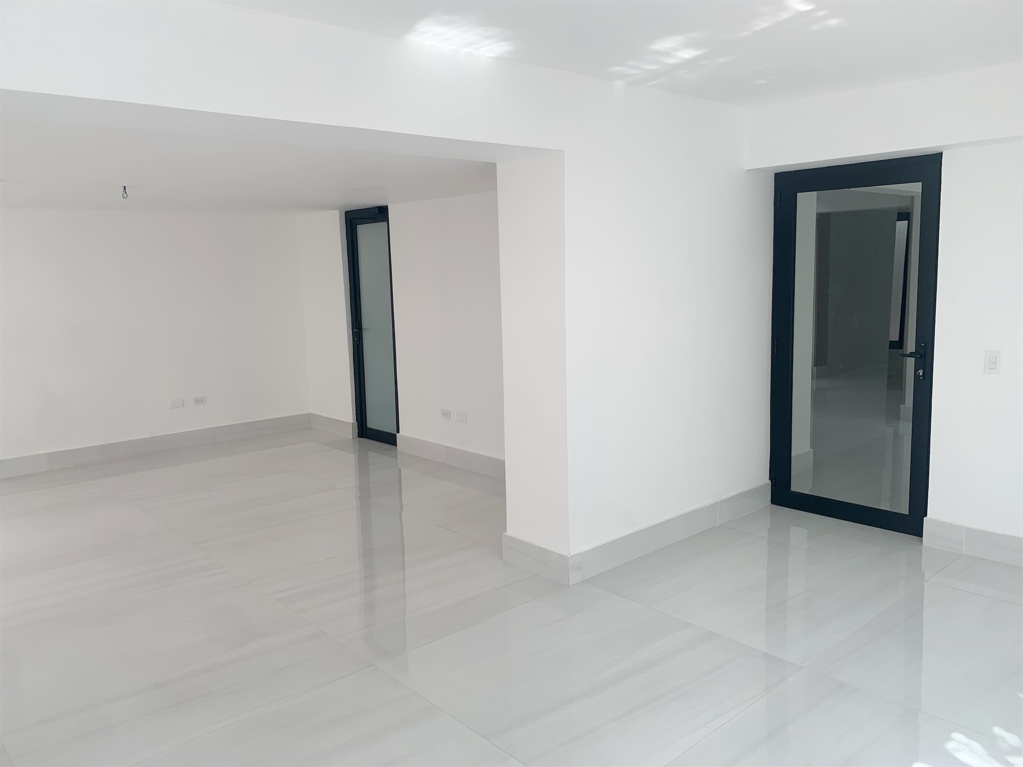 oficinas y locales comerciales - Propiedad corporativa y comercial 6