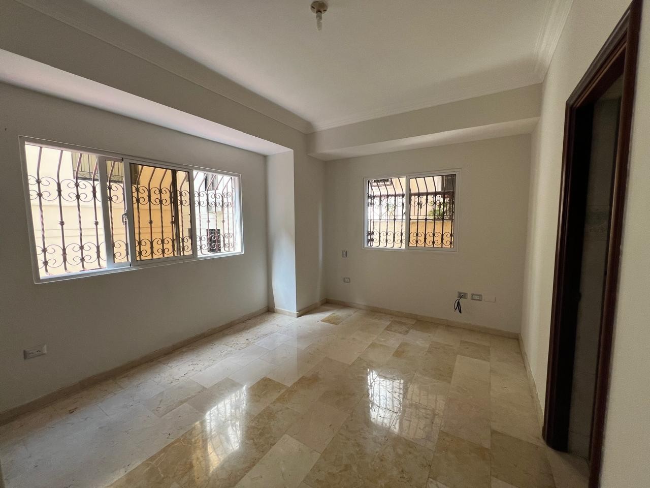 apartamentos - Alquiler Apartamento de 2 Habitaciones Sin Amueblar Ubicado en Bella Vista 6