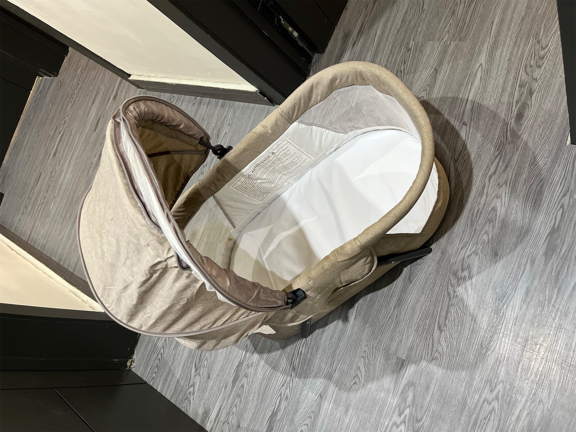 muebles - Moises para bebés, con mecedora, colchón y mosquitero incluido.  1