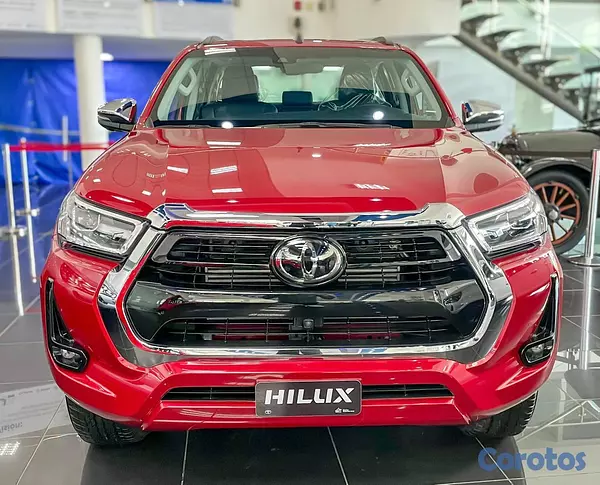 jeepetas y camionetas - Toyota Hilux SRV 2026 6